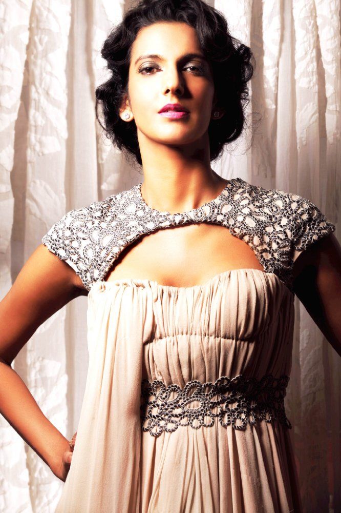 Poorna Jagannathan Sexy and Hottest Photos , Latest Pics