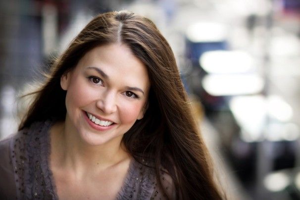 Sutton Foster Sexy and Hottest Photos , Latest Pics