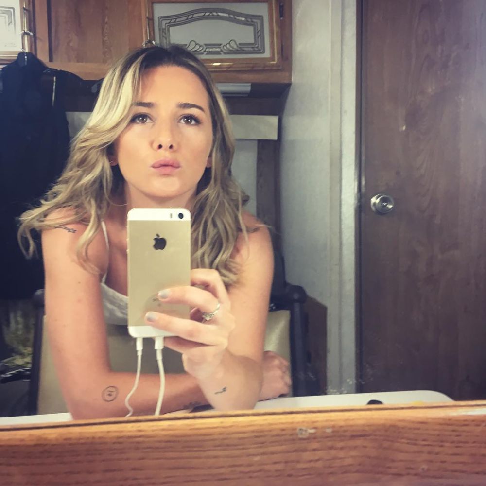 Addison Timlin Sexy and Hottest Photos , Latest Pics