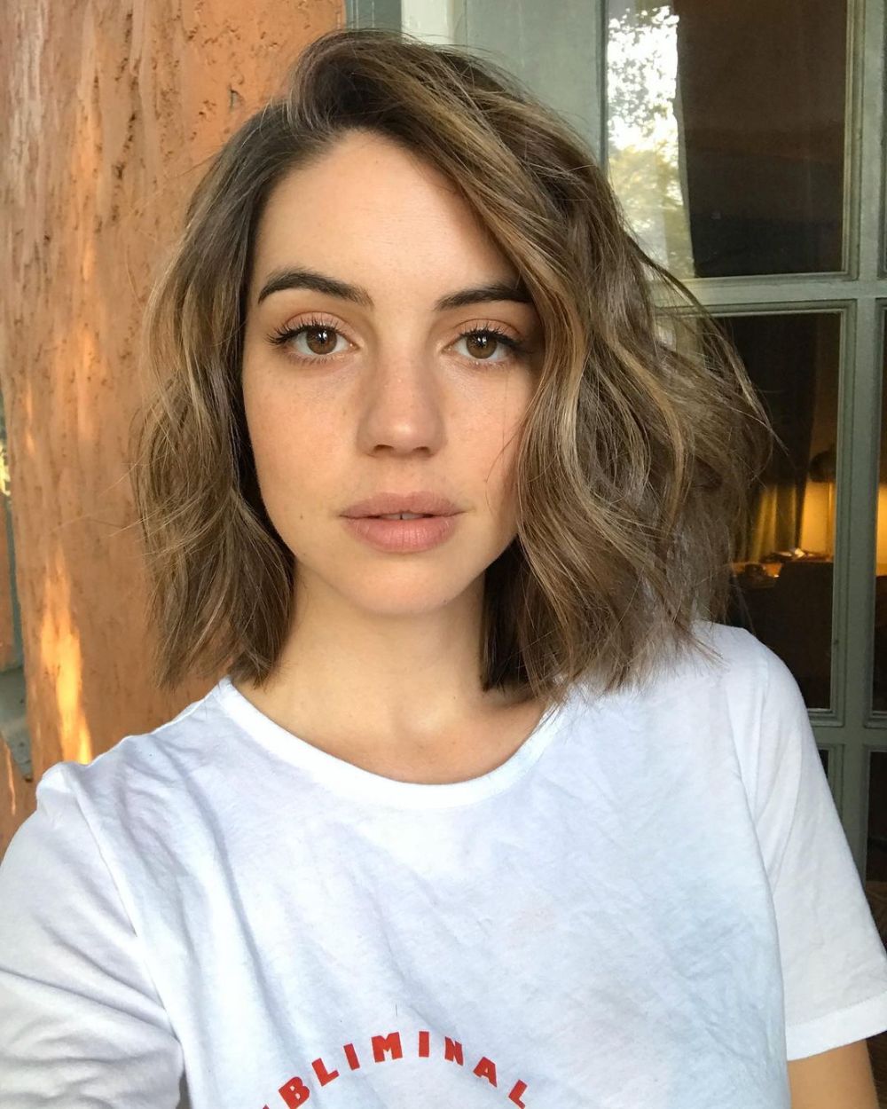Adelaide Kane Sexy and Hottest Photos , Latest Pics