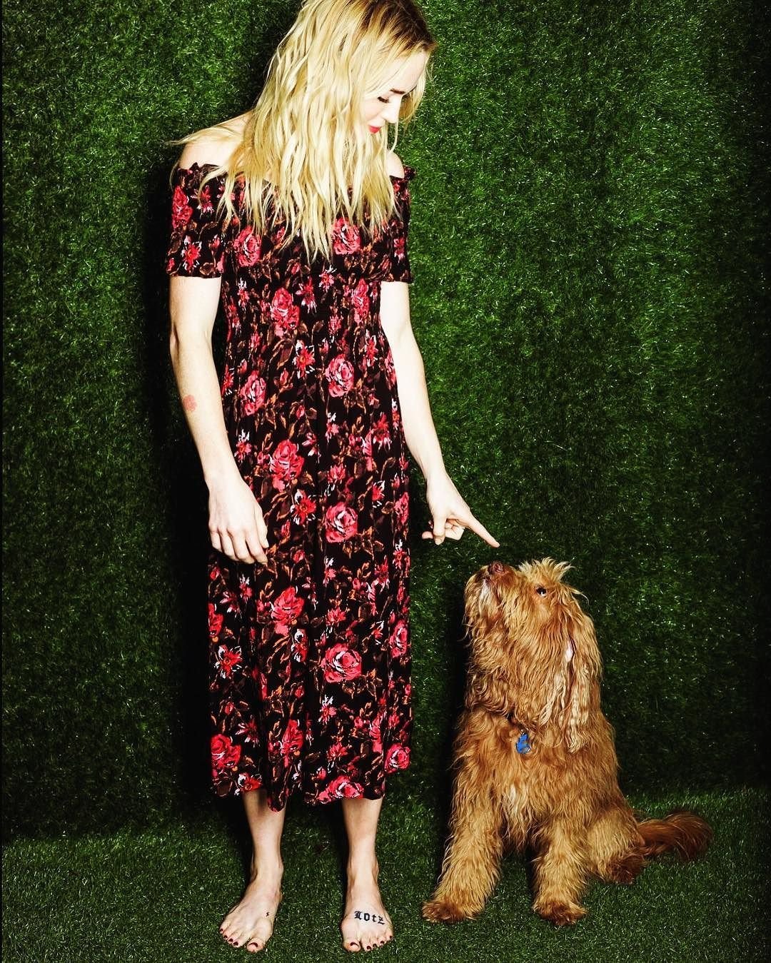 Caity Lotz Leg Photoshoot