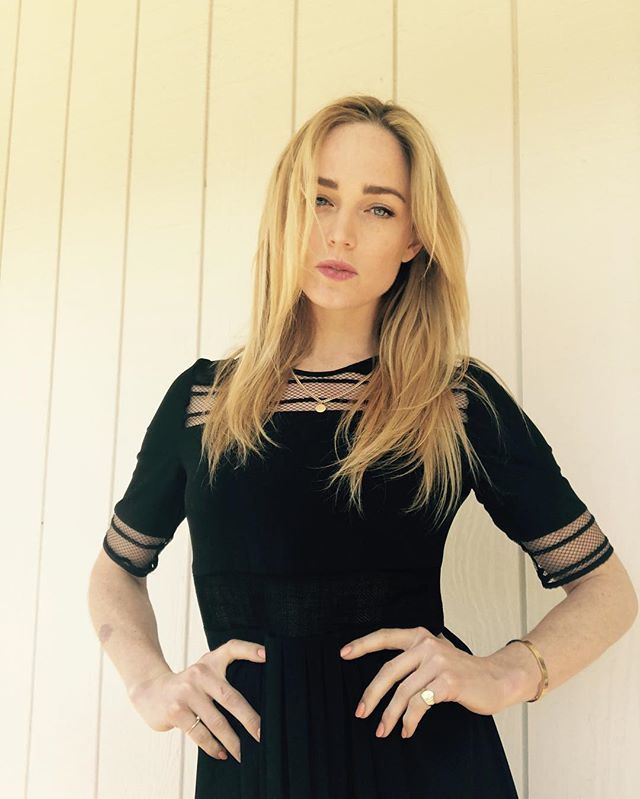 Caity Lotz Sexy and Hottest Photos , Latest Pics