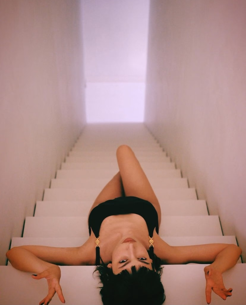 Úrsula Corberó Leg Photoshoot