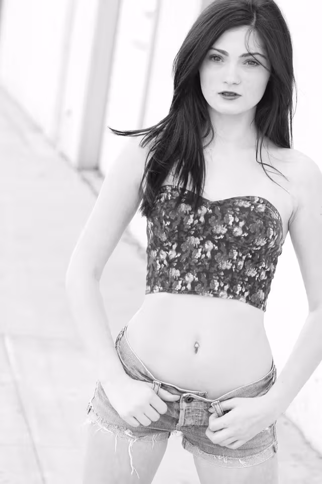 Alexis Raich  Photoshoot