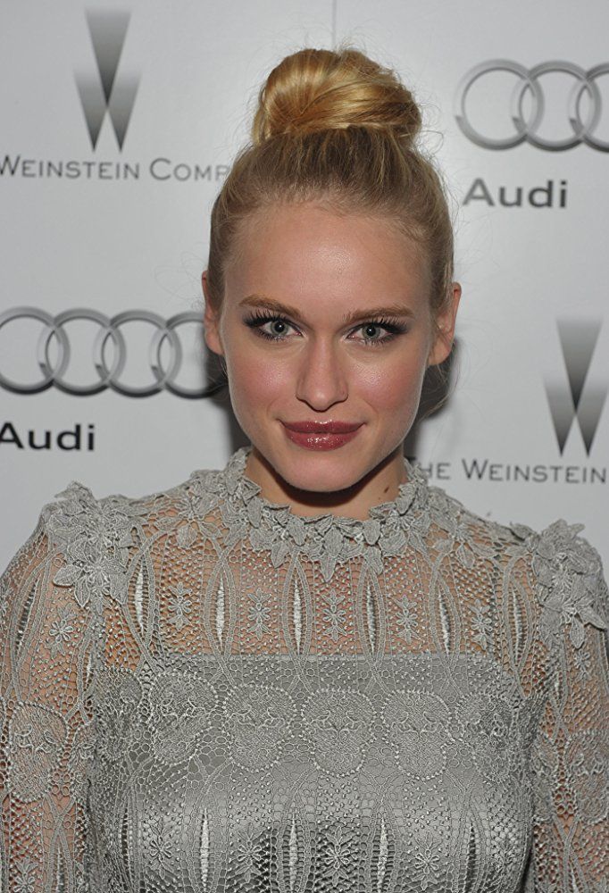 Leven Rambin Sexy and Hottest Photos , Latest Pics