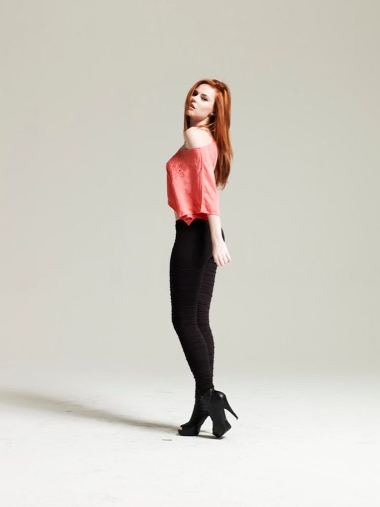 Alyssa Campanella Leg Photoshoot