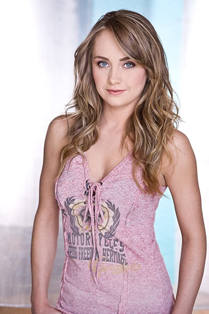 Amber Marshall Sexy and Hottest Photos , Latest Pics