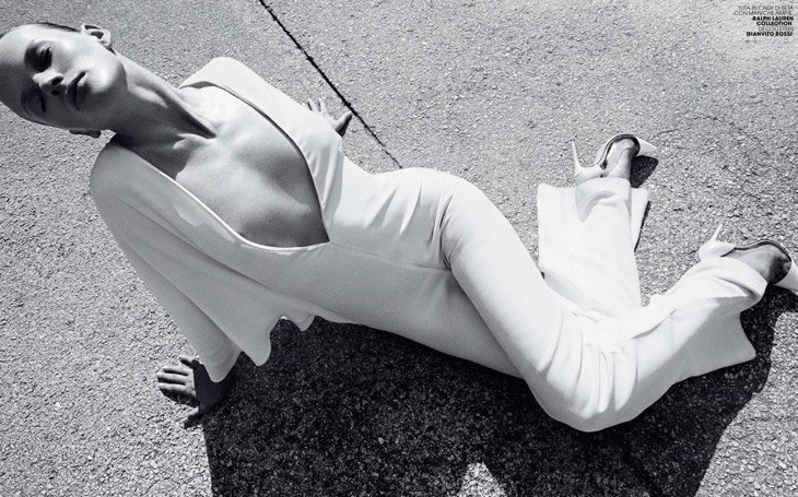Anne Vyalitsyna Leg Photoshoot