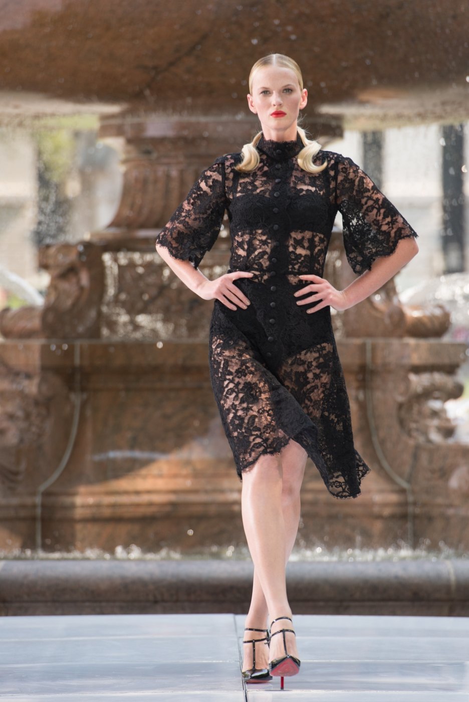 Anne Vyalitsyna Leg Photoshoot