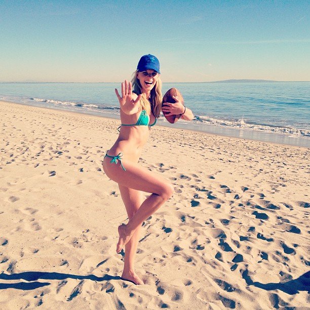 Anne Vyalitsyna Leg Photoshoot
