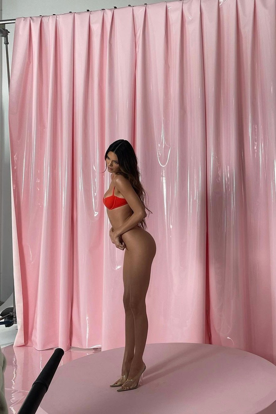 Kendall Jenner Leg Photoshoot