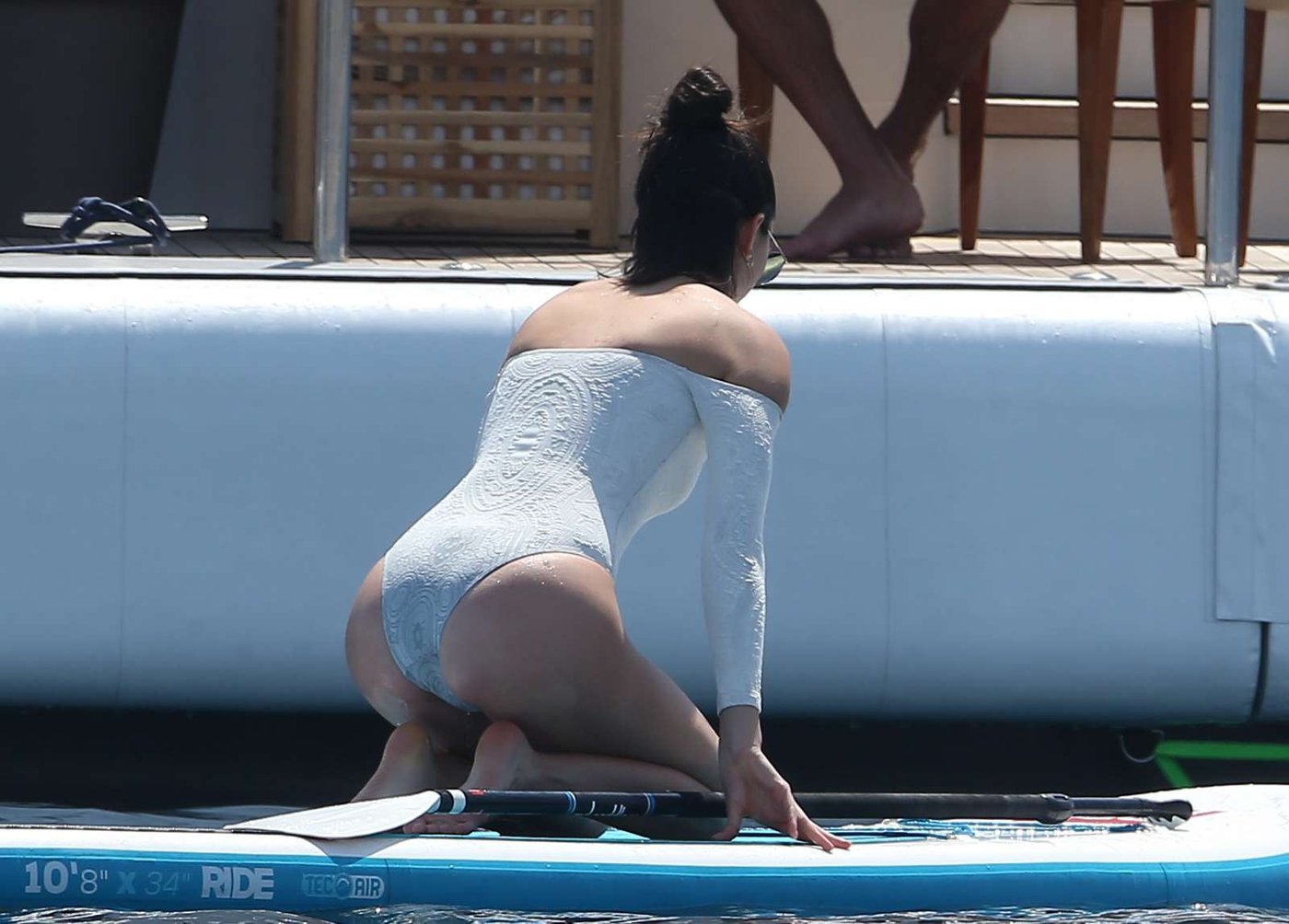 Kendall Jenner Leg Photoshoot
