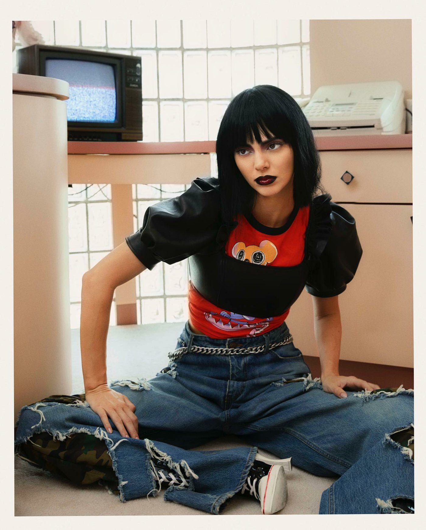 Kendall Jenner Leg Photoshoot