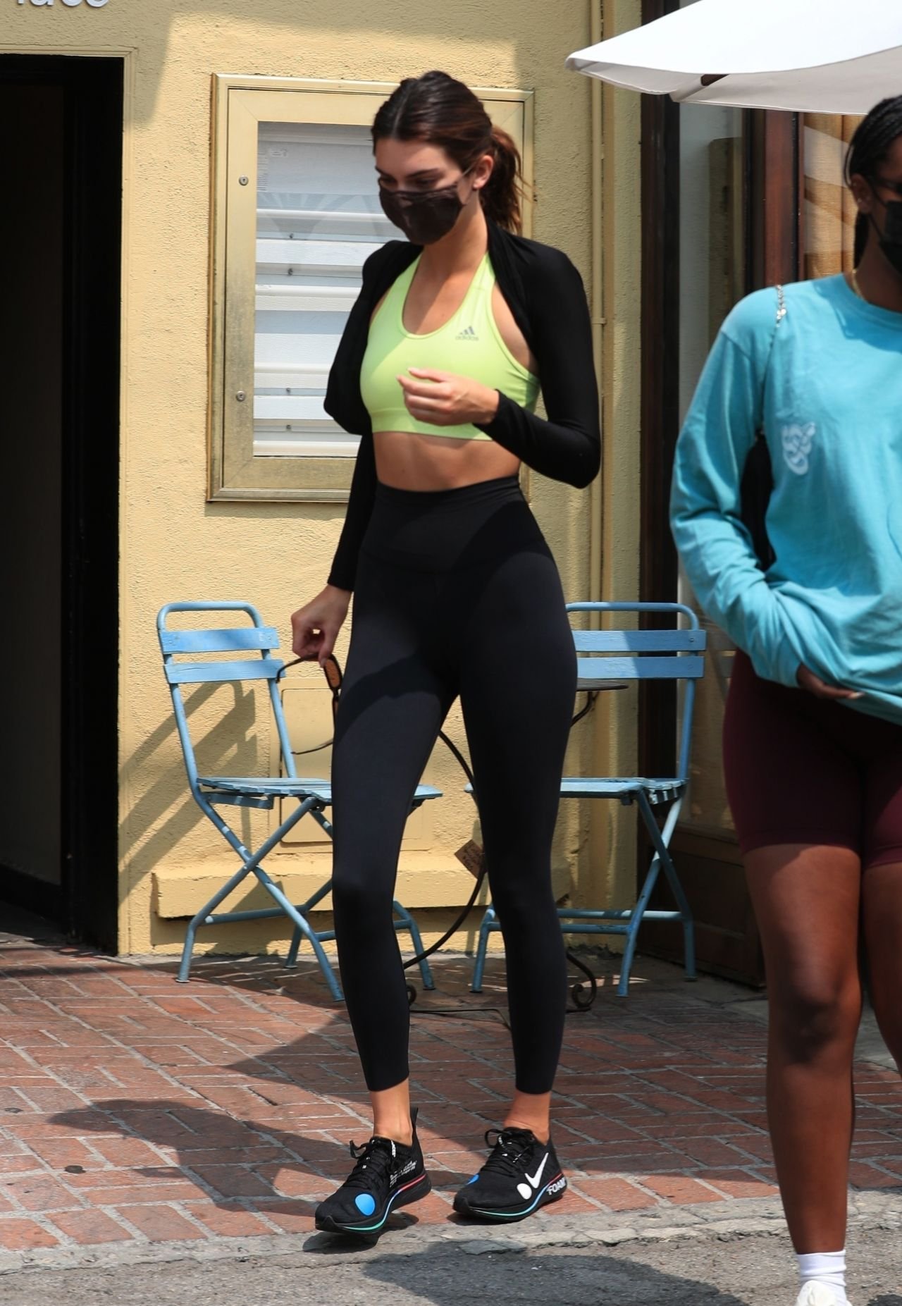 Kendall Jenner Leg Photoshoot