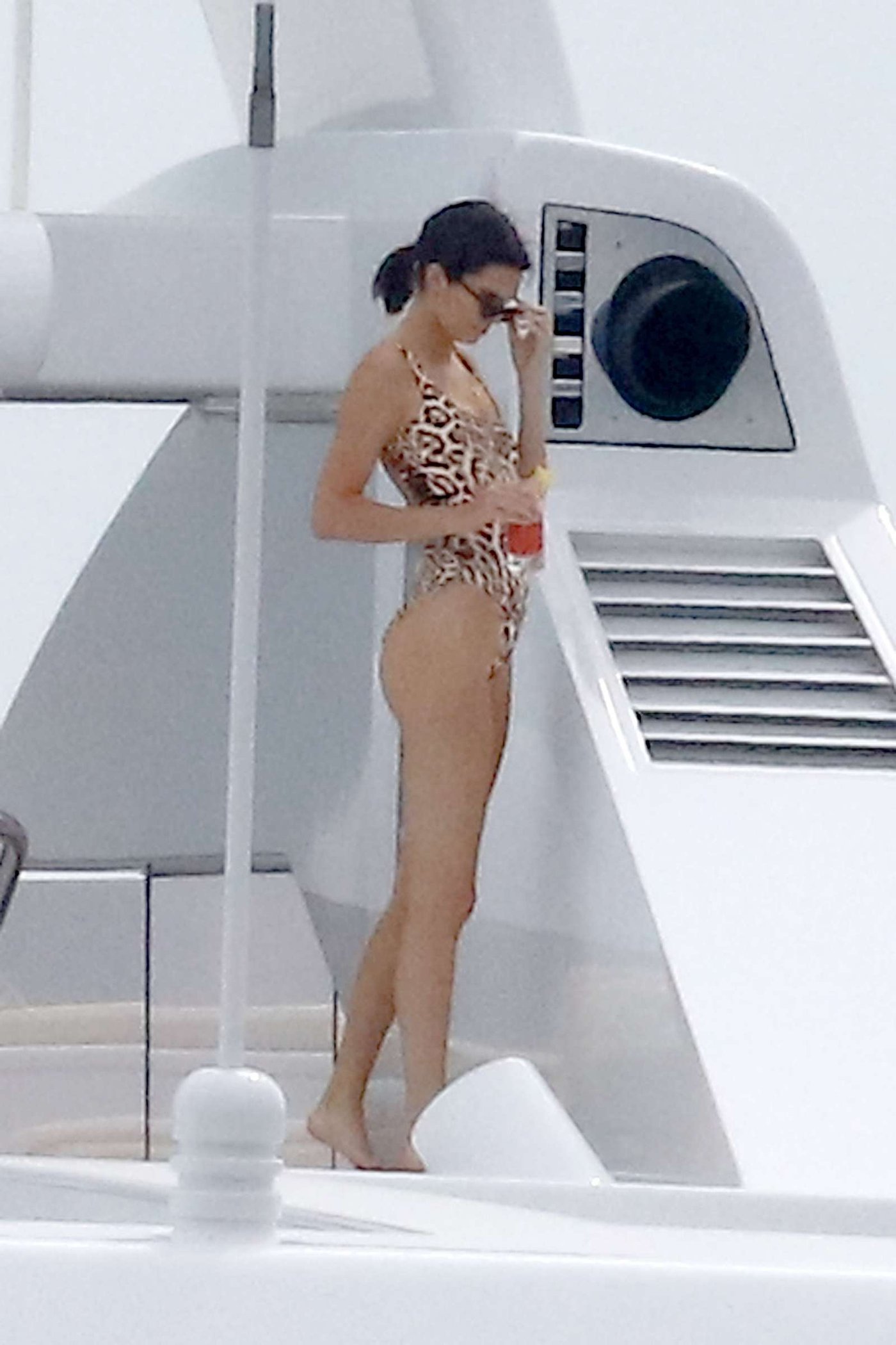Kendall Jenner Leg Photoshoot