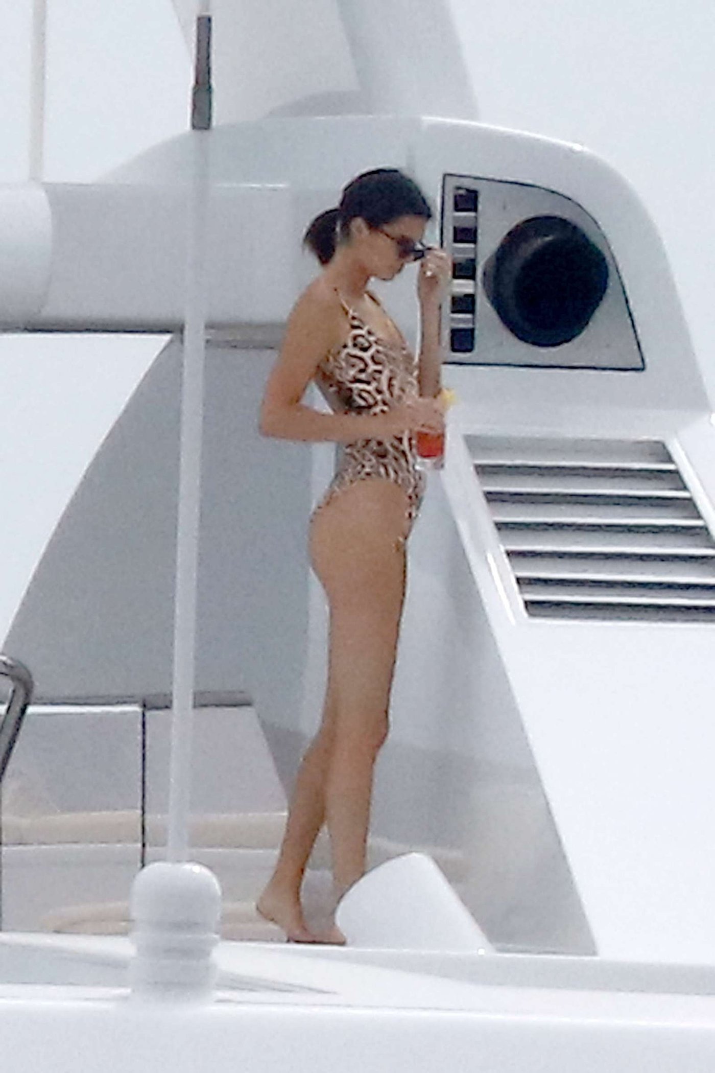 Kendall Jenner Leg Photoshoot