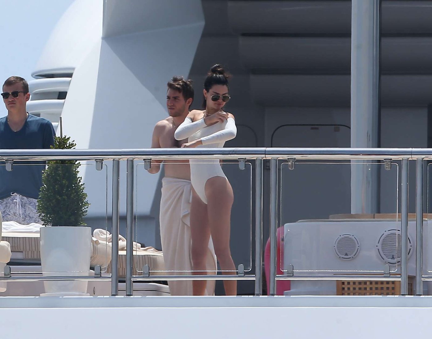 Kendall Jenner Leg Photoshoot