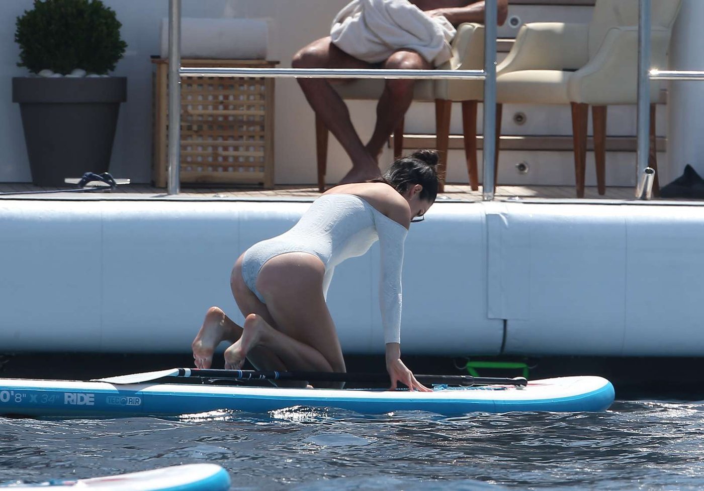 Kendall Jenner Leg Photoshoot