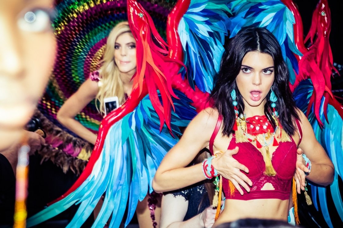 Kendall Jenner Leg Photoshoot
