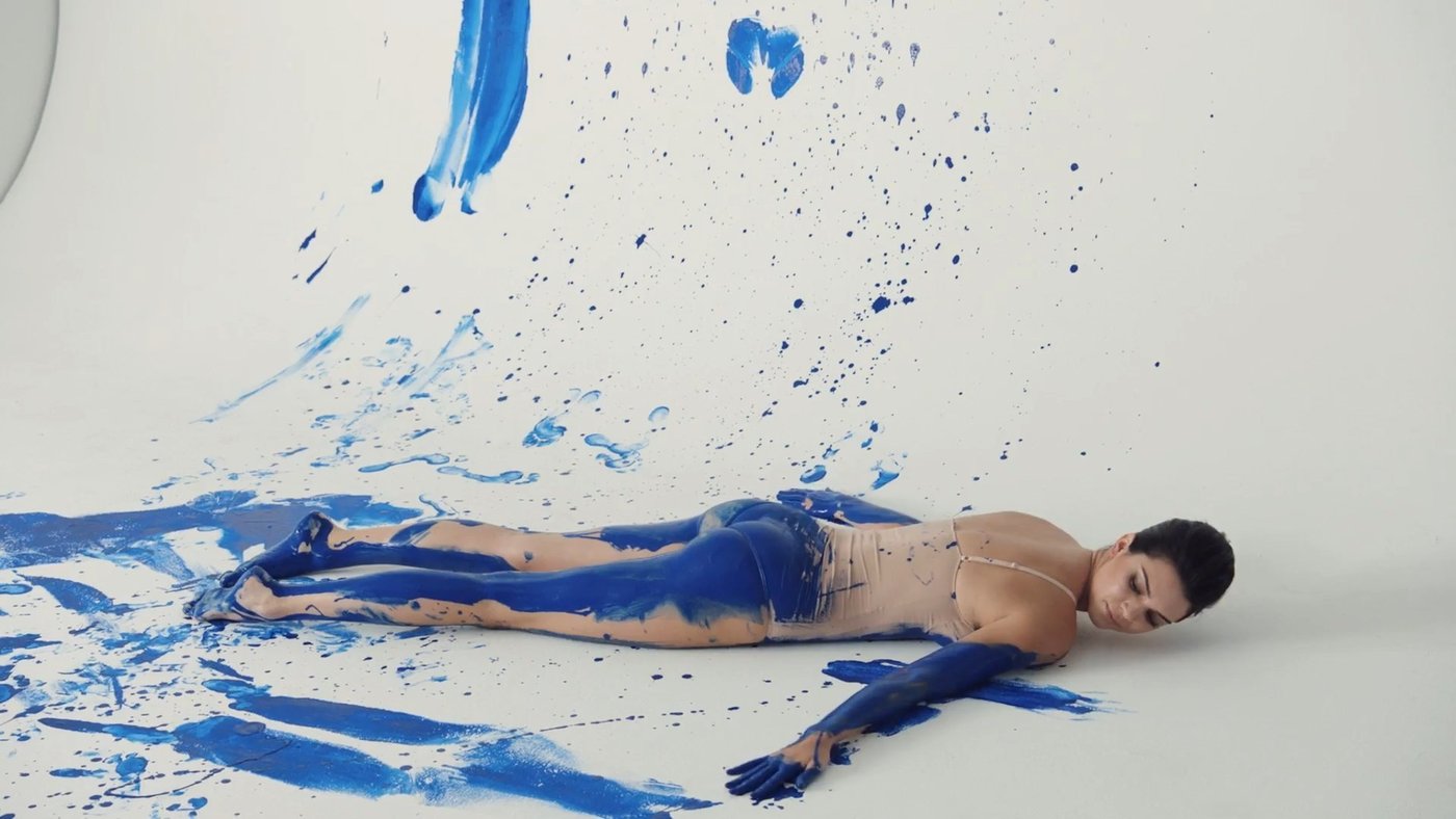 Kendall Jenner Leg Photoshoot