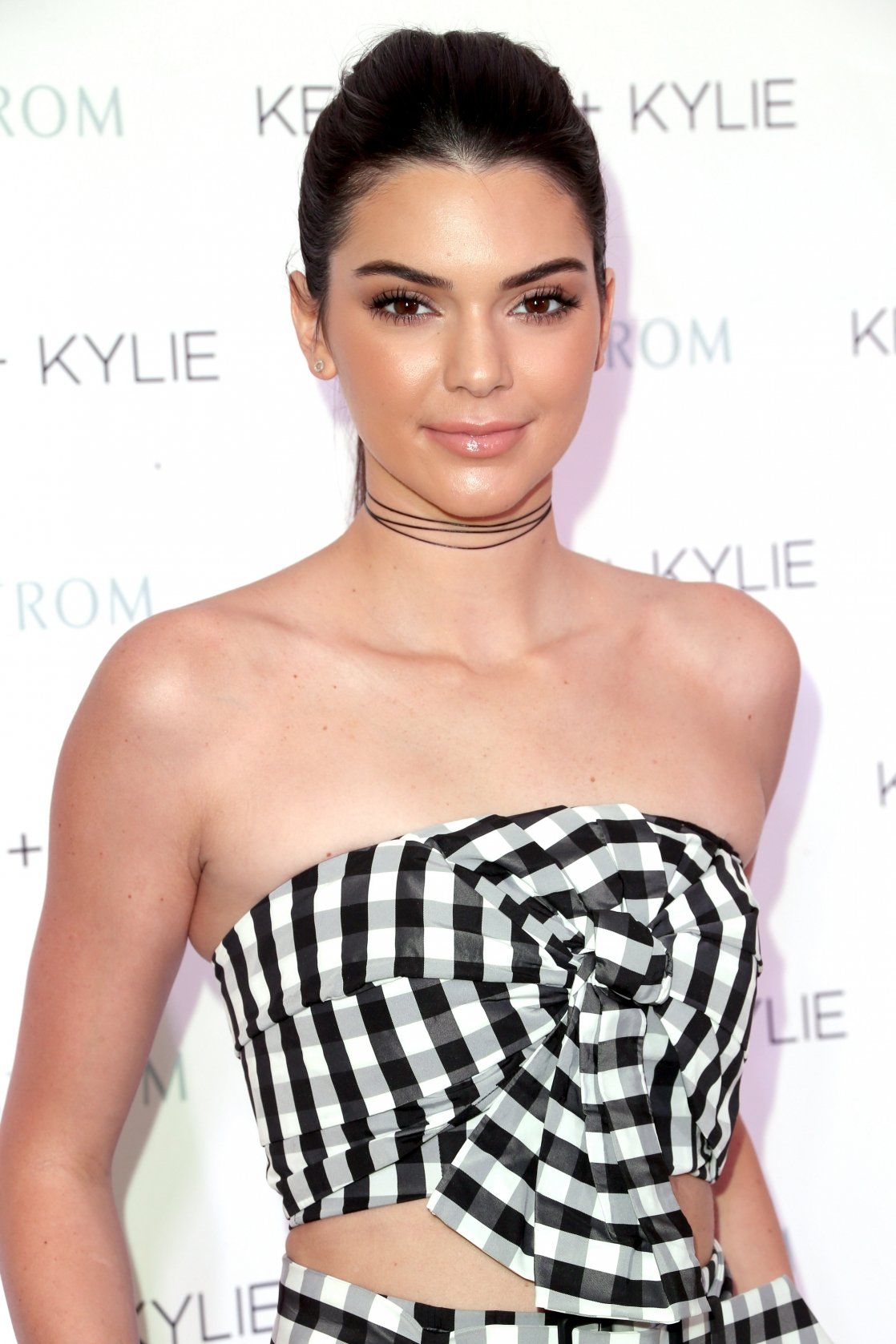 Kendall Jenner Leg Photoshoot