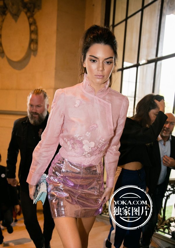 Kendall Jenner Leg Photoshoot