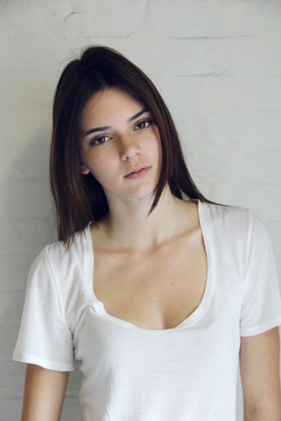 Kendall Jenner Leg Photoshoot
