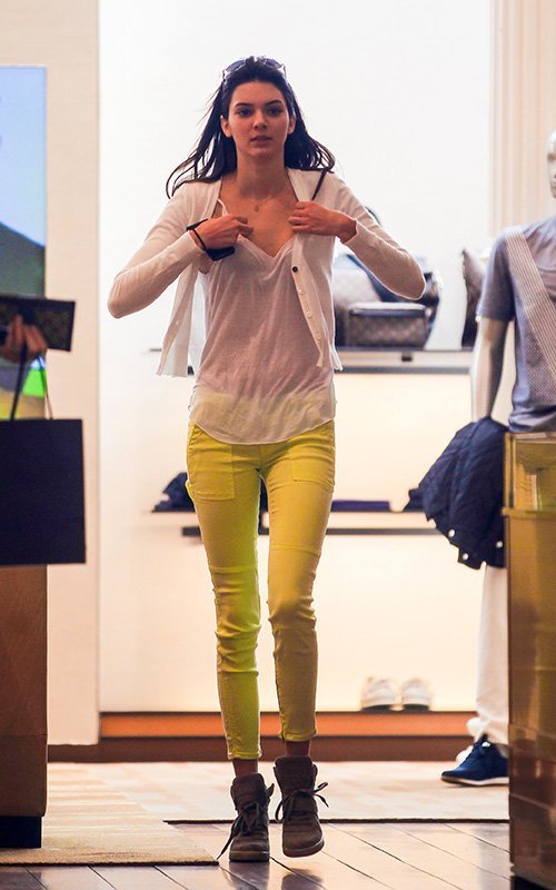 Kendall Jenner Leg Photoshoot