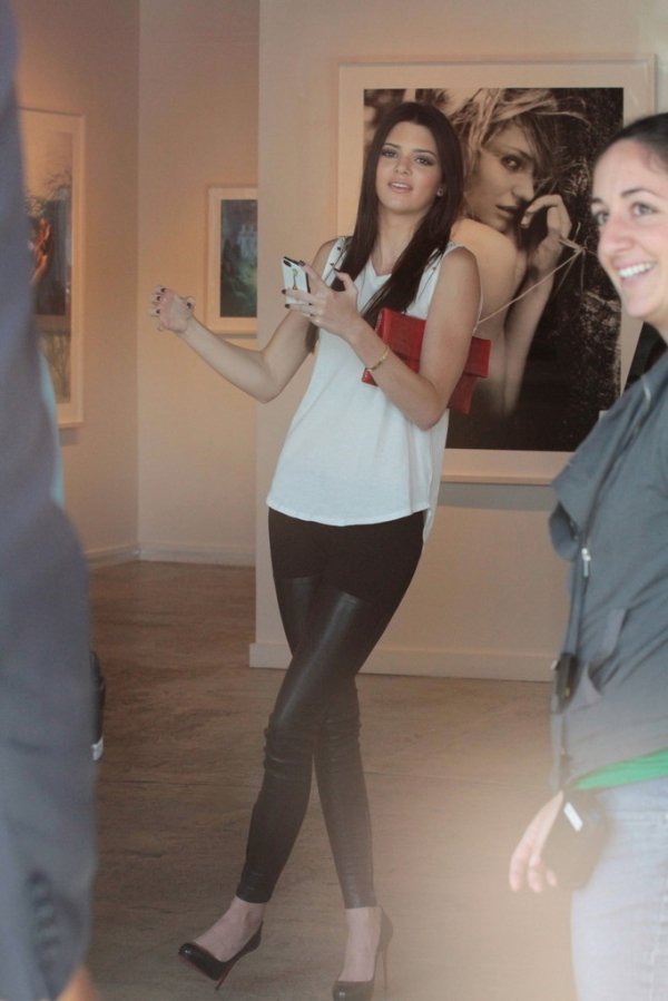 Kendall Jenner Leg Photoshoot