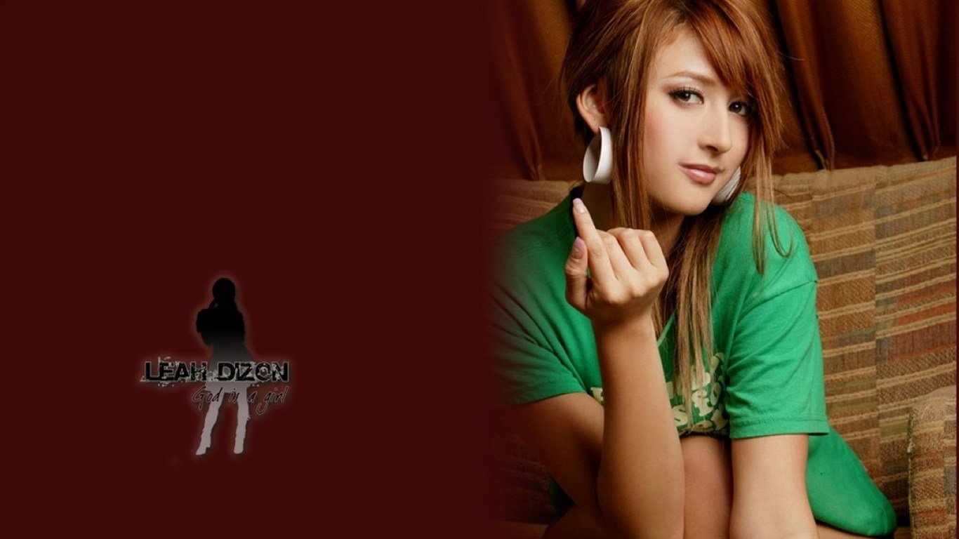 Leah Dizon Leg Photoshoot
