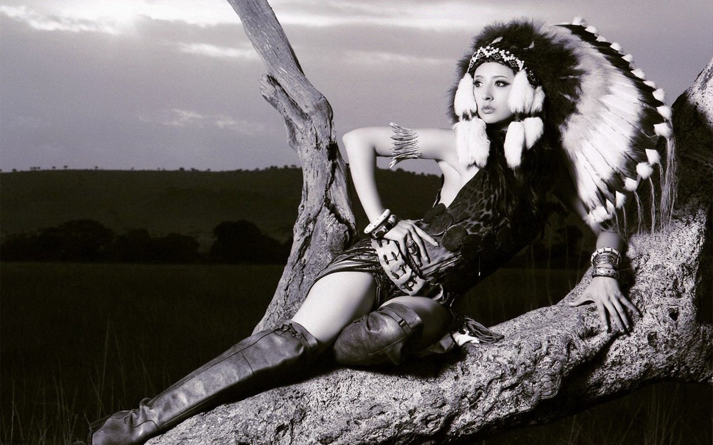 Leah Dizon Leg Photoshoot