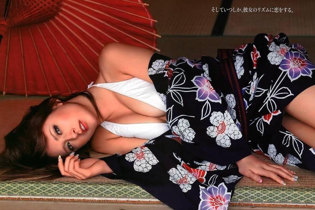 Leah Dizon Leg Photoshoot