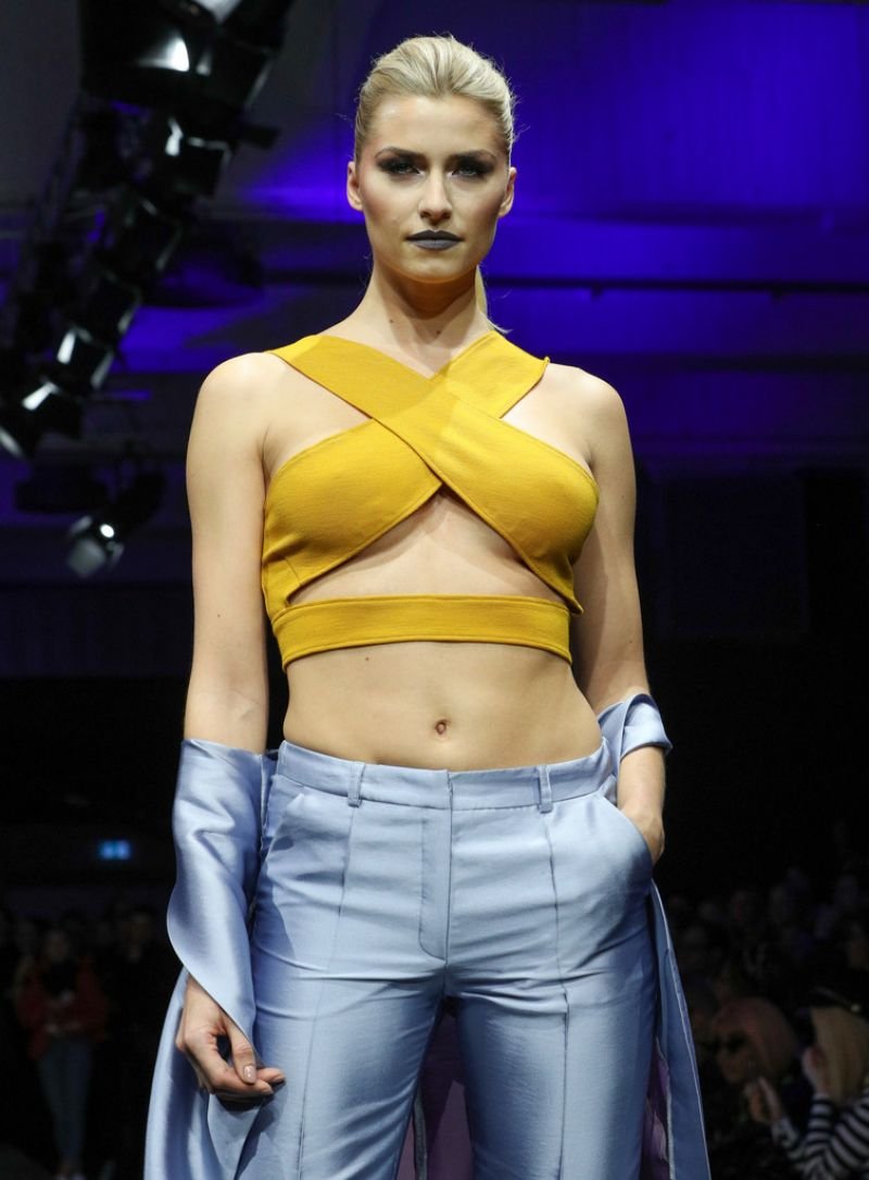 Lena Gercke Leg Photoshoot