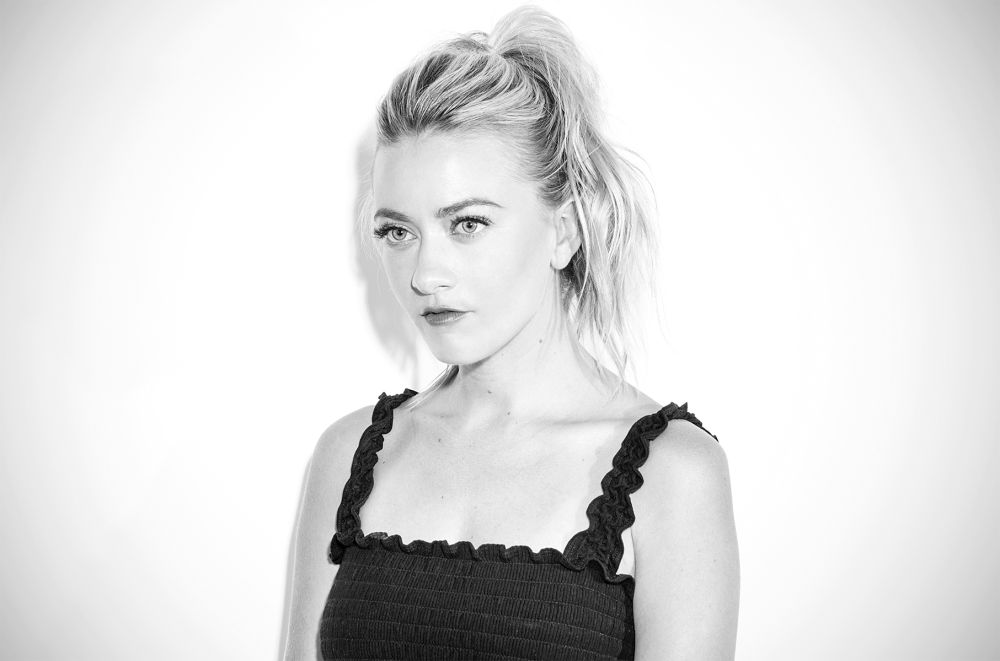 Meredith Hagner Sexy and Hottest Photos , Latest Pics