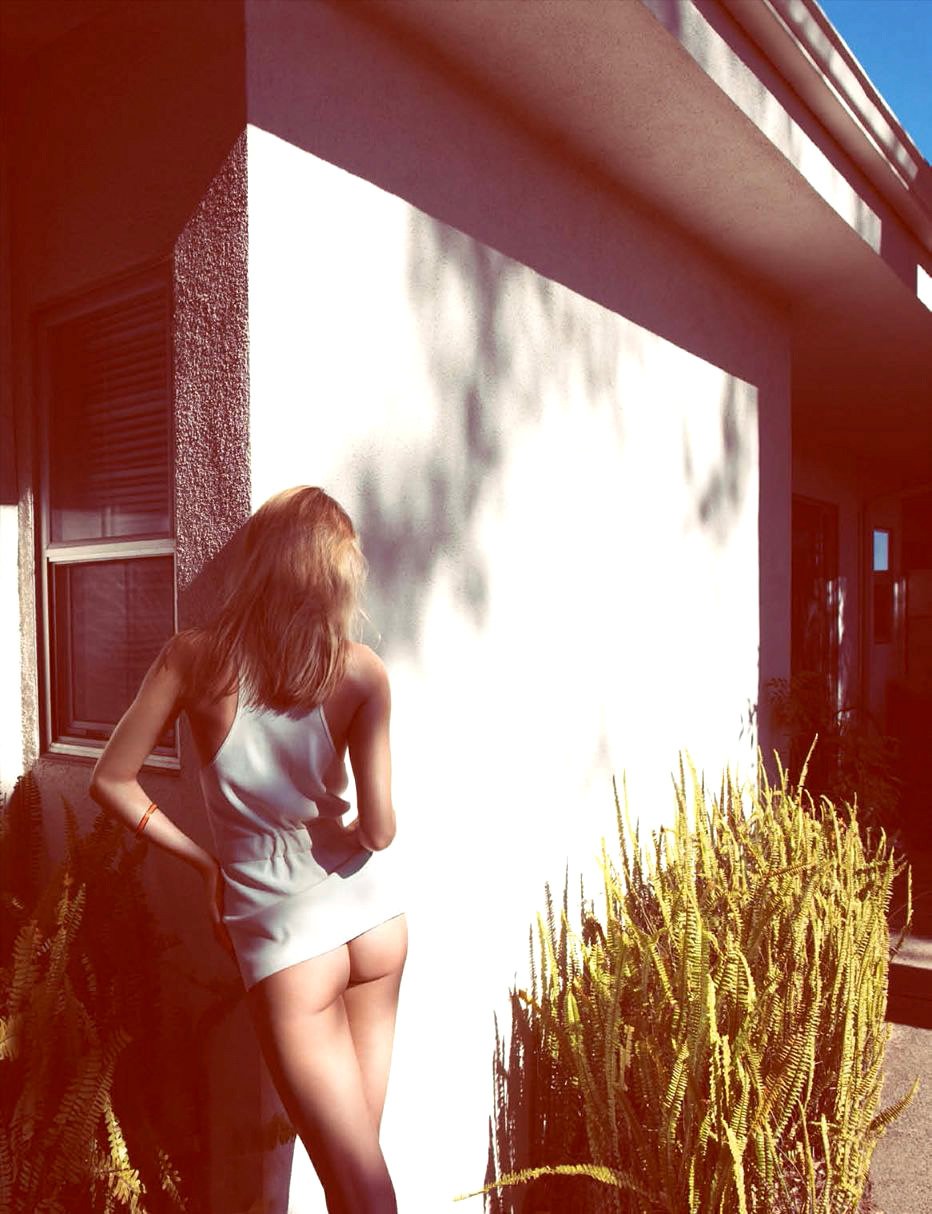 Rosie HuntingtonWhiteley Leg Photoshoot