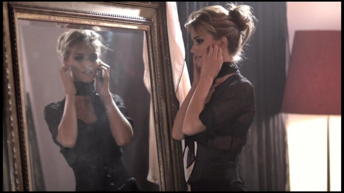 Rosie HuntingtonWhiteley  Photoshoot