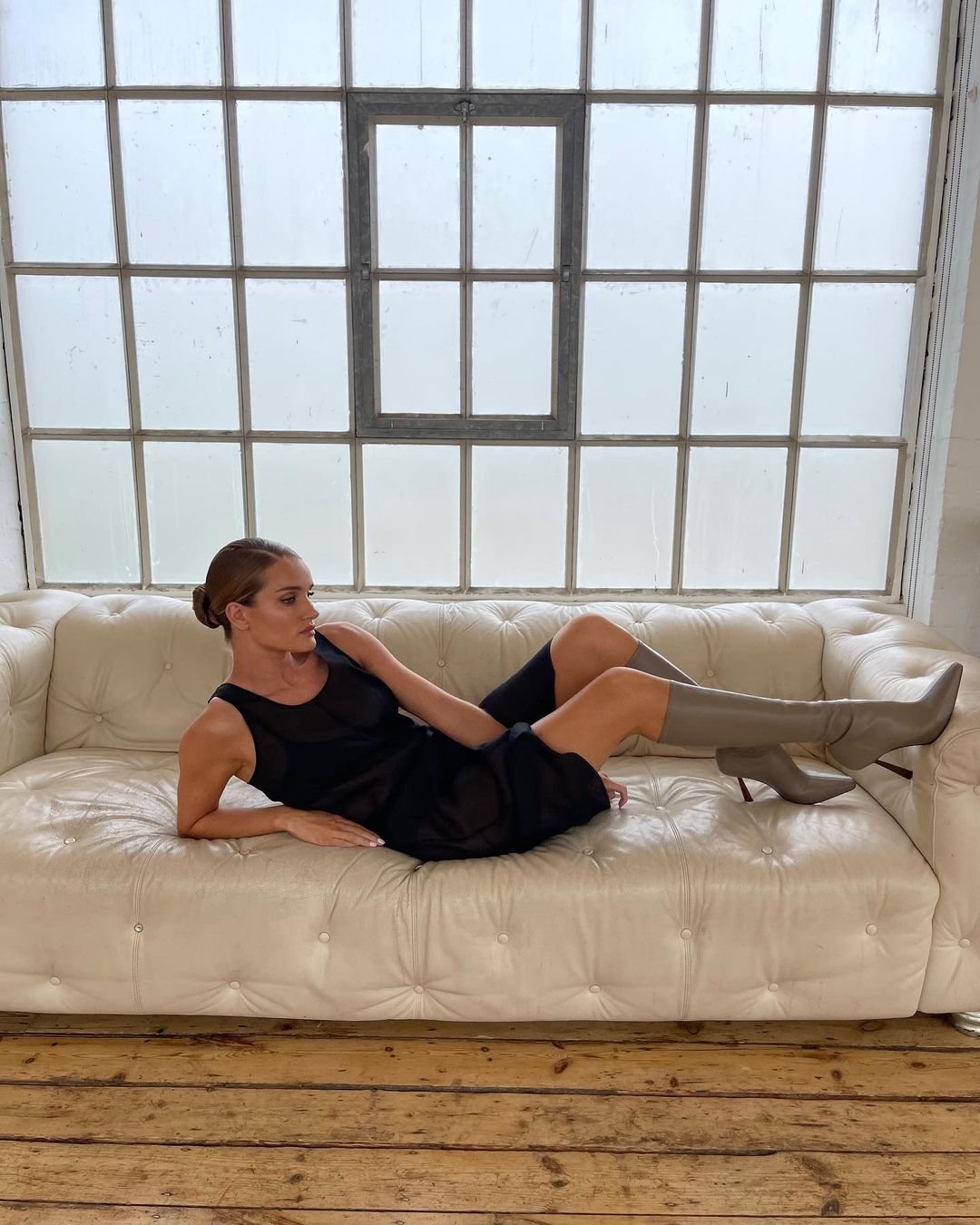 Rosie HuntingtonWhiteley Leg Photoshoot