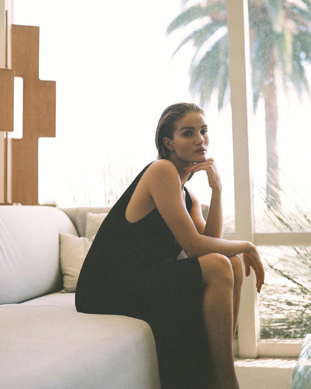 Rosie HuntingtonWhiteley Leg Photoshoot