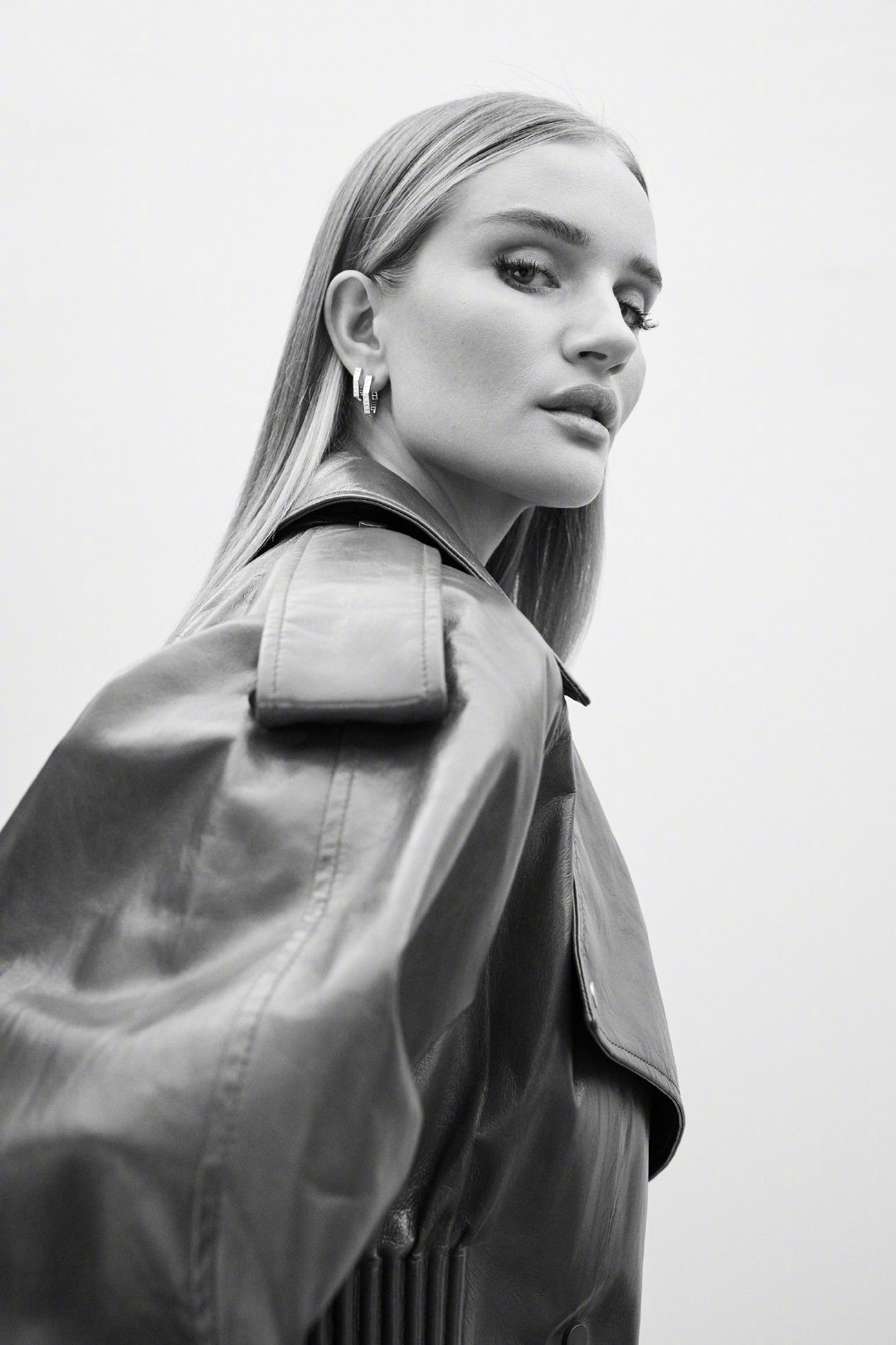 Rosie HuntingtonWhiteley  Photoshoot
