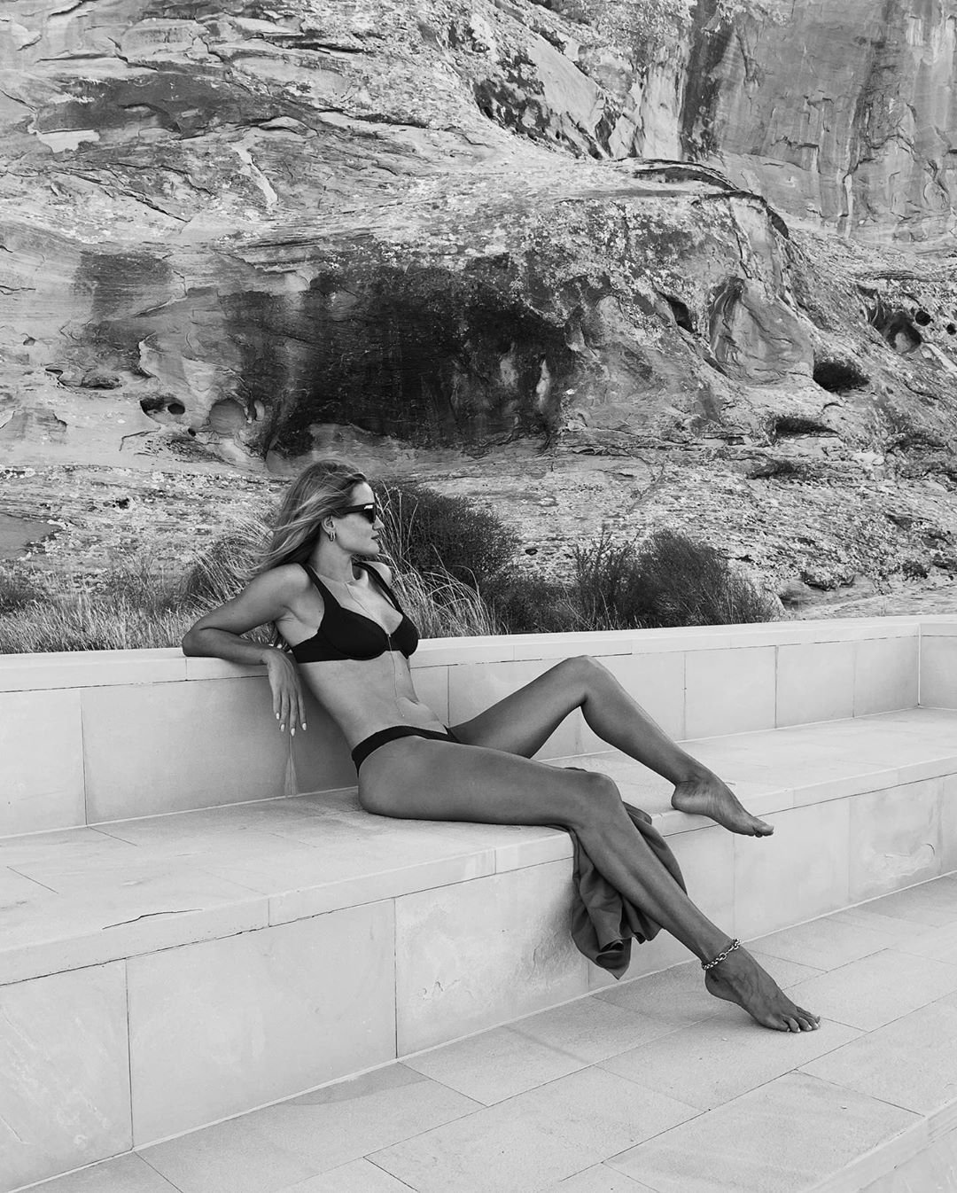Rosie HuntingtonWhiteley Leg Photoshoot