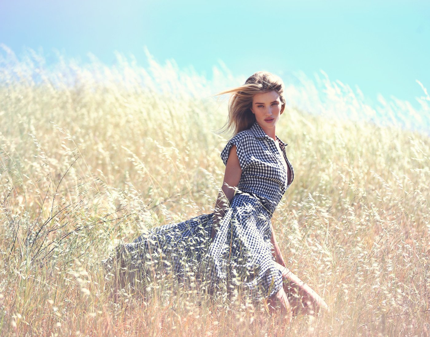 Rosie HuntingtonWhiteley  Photoshoot