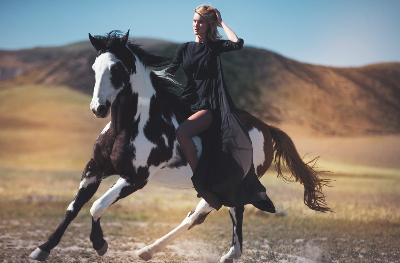 Rosie HuntingtonWhiteley  Photoshoot