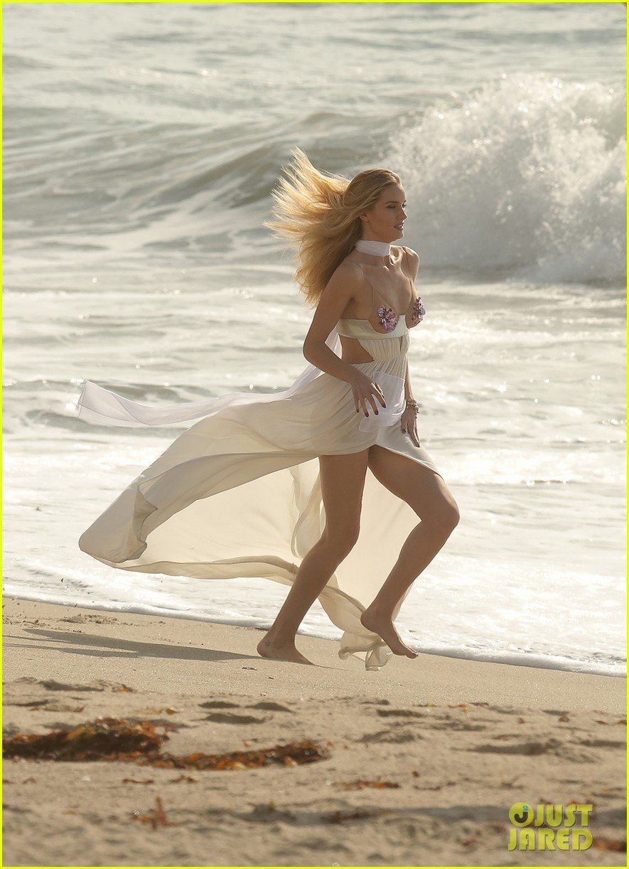 Rosie HuntingtonWhiteley Leg Photoshoot