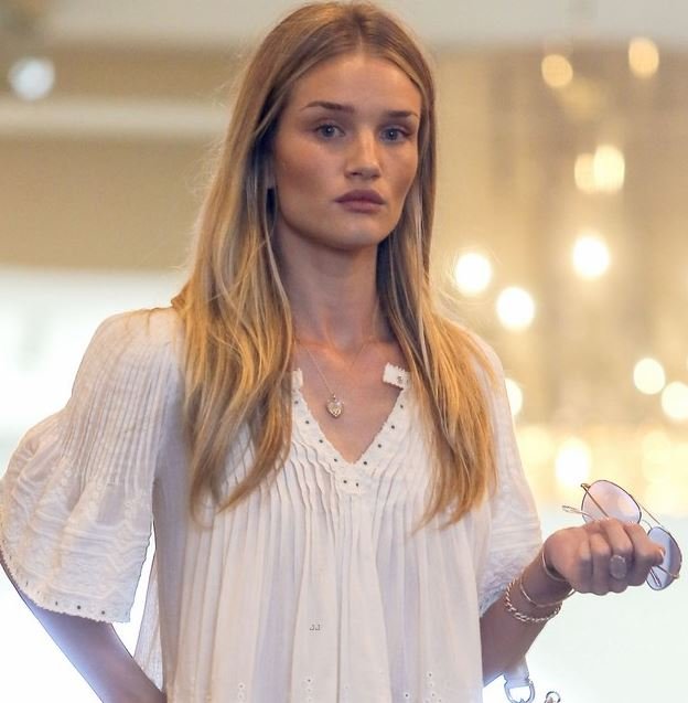 Rosie HuntingtonWhiteley  Photoshoot