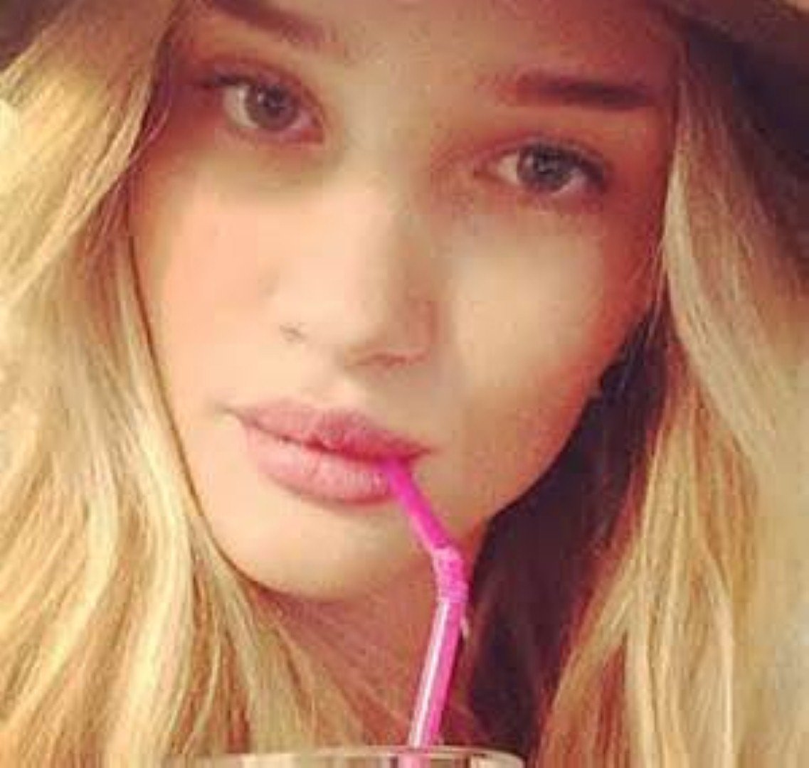 Rosie HuntingtonWhiteley  Photoshoot