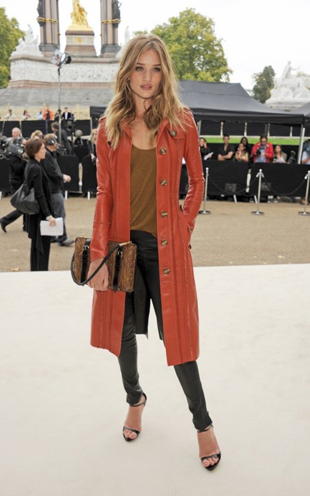 Rosie HuntingtonWhiteley  Photoshoot