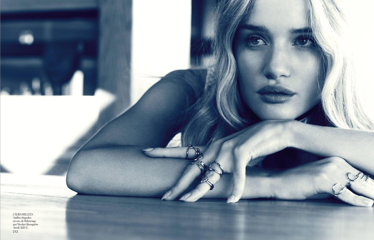 Rosie HuntingtonWhiteley Leg Photoshoot