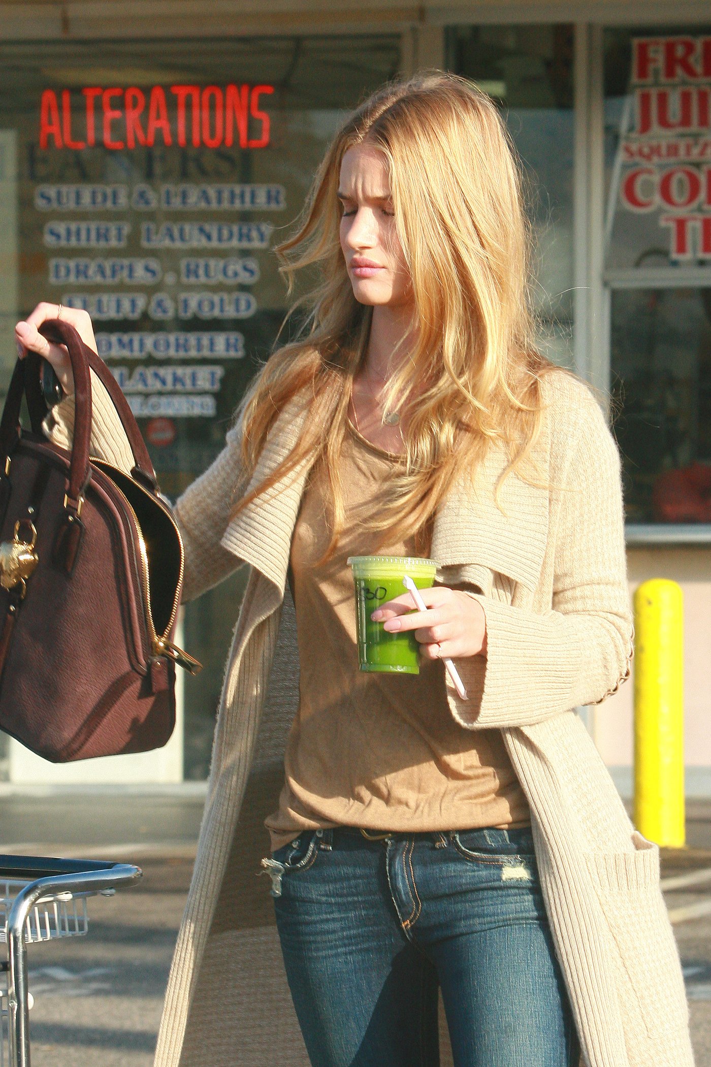 Rosie HuntingtonWhiteley  Photoshoot