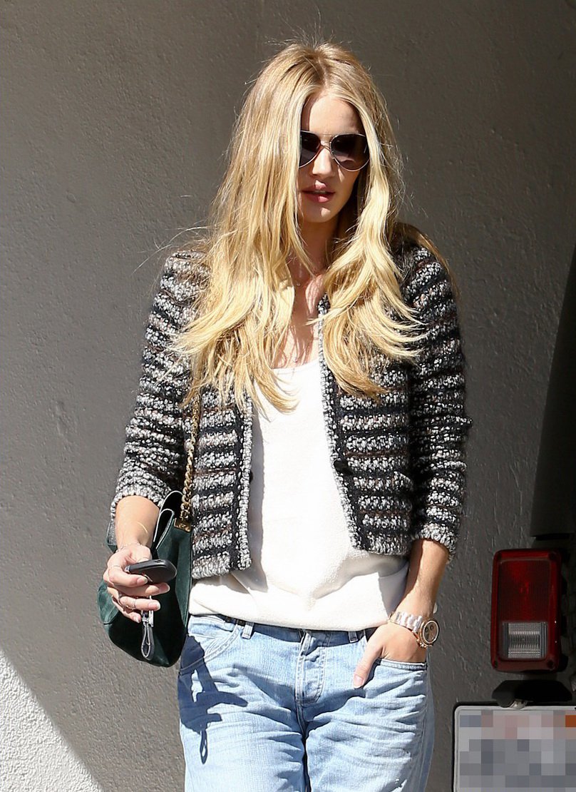 Rosie HuntingtonWhiteley  Photoshoot