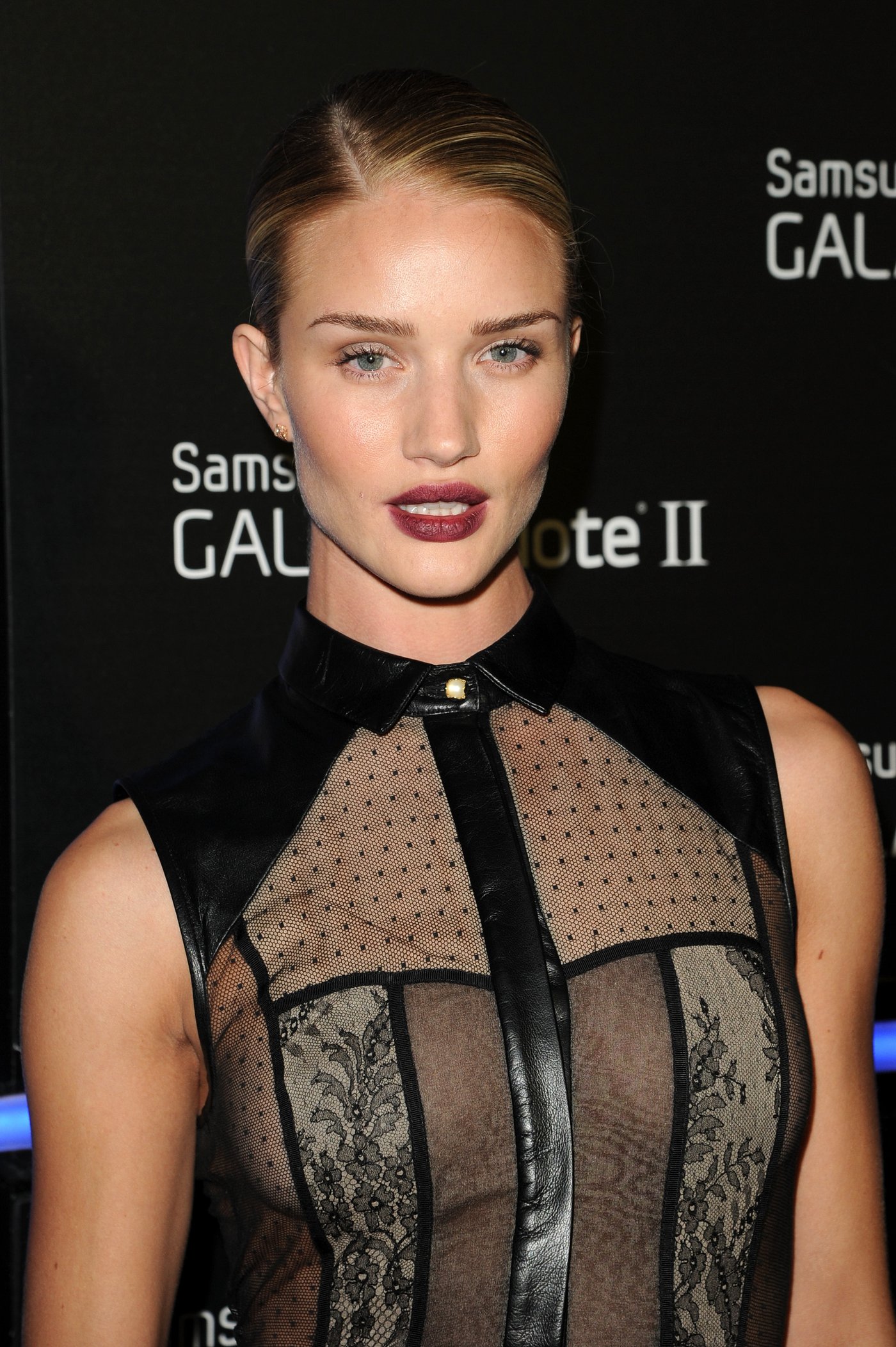 Rosie HuntingtonWhiteley  Photoshoot